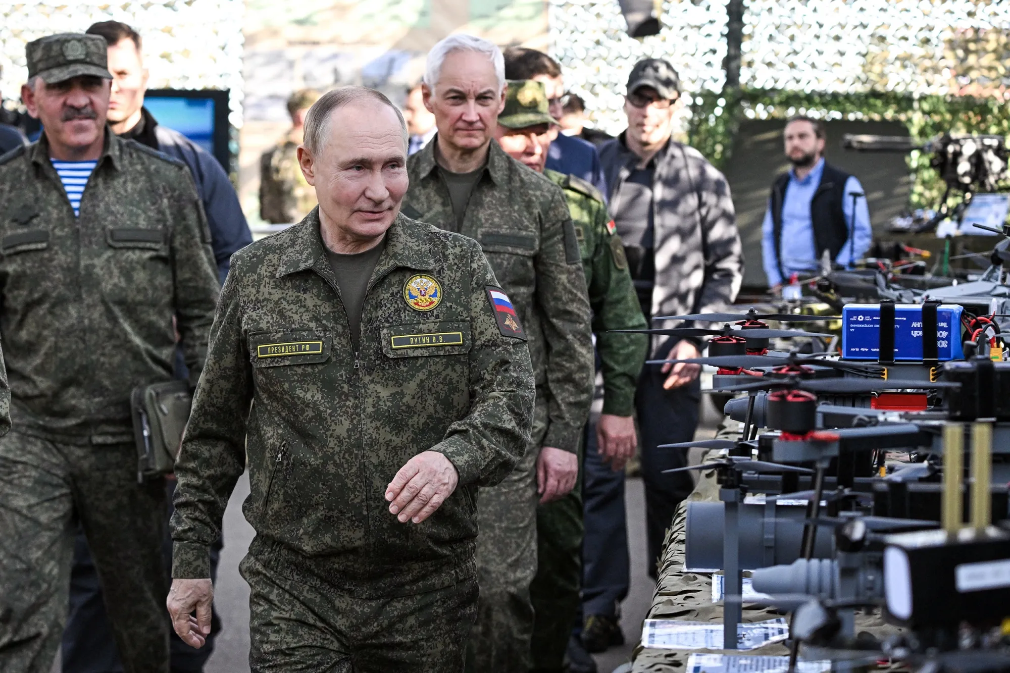 Rais wa Urusi Vladimir Putin katika mkutano rasmi